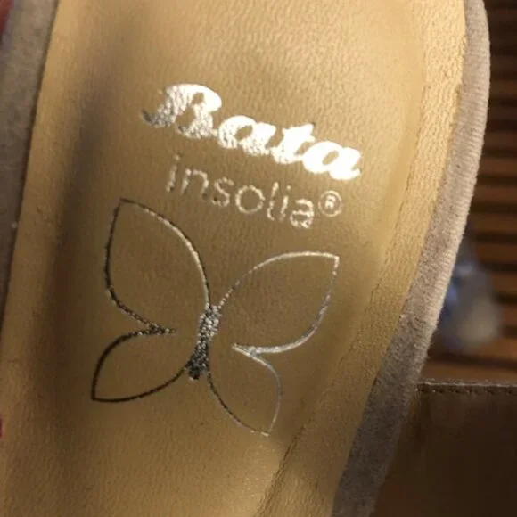 Bata Grey n White Platform Clogs, size 8 - Picture 2 of 7